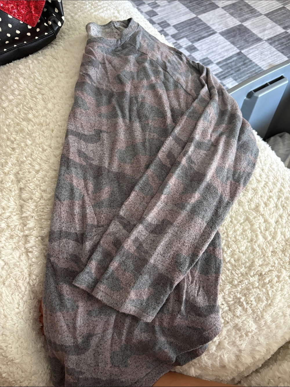 American Eagle Outfitters Pink and Gray Long Sleeve Sweater Top